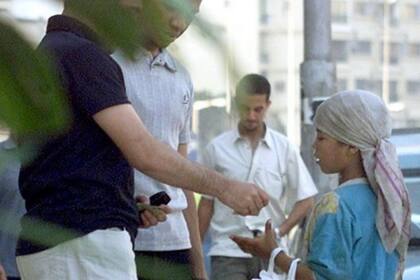 Los niños son a veces utilizados por bandas que los ponen a mendigar.