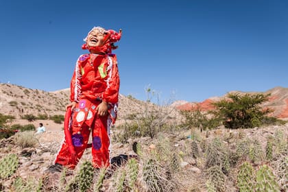 Los niños también tienen trajes de diablitos.