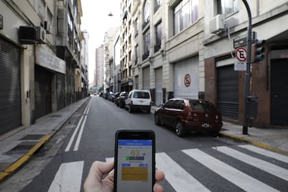 Los niveles de de ruido bajaron por efecto de la cuarentena; en la calle Carlos Calvo al 1600 se tomó una de las mediciones en el estudio elaborado por la Agencia de Protección Ambiental para determinar los cambios