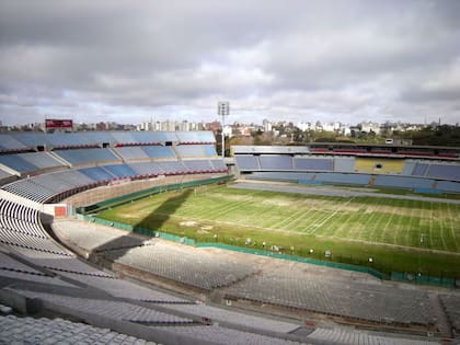 Los nombres de las secciones de las tribunas, rinden homenaje a los logros deportivos de la selección nacional