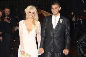 Los novios llegaron a bordo de un mateo para saludar a la prensa