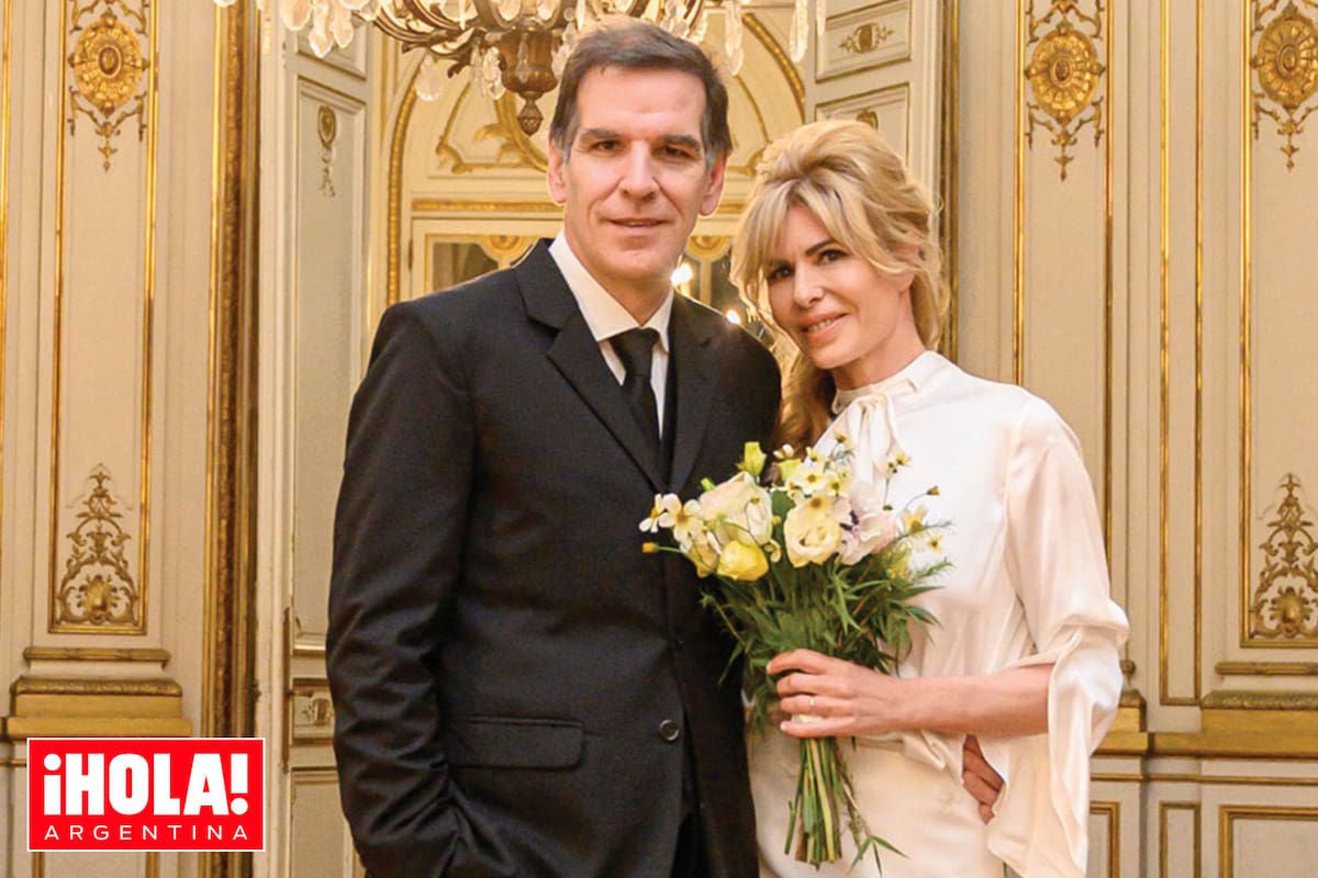 Los novios llegaron al Palacio Paz a las cuatro de la tarde con una valija y un portatraje donde llevaban lo necesario para vestirse
para la noche.