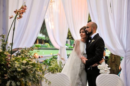 Los novios, tras la emotiva ceremonia