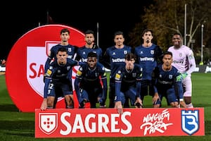 Los nueve futbolistas de Belenenses que arrancaron el partido con Benfica: dos son arqueros, hay apenas tres del equipo principal y ningún delantero; el encuentro se suspendió al minuto del segundo tiempo con el marcador favorable por 7-0 a Benfica.