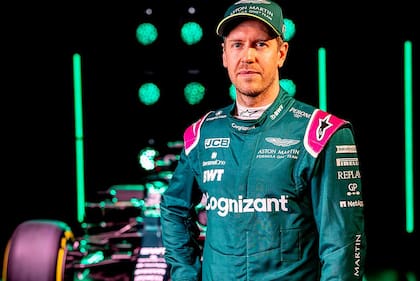 Los nuevos colores de Sebastian Vettel; el germano, tetracampeón entre 2010 y 2013, intentará redescubrirse en Aston Martin, luego de los seis años en Ferrari