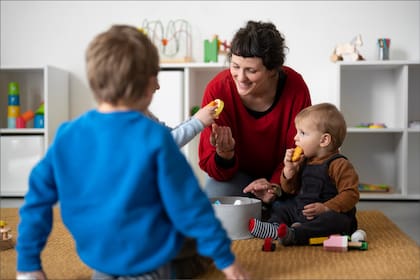 Los nuevos cupos de cuidado infantil que agregará California están destinados a familias en situaciones de vulnerabilidad o bajos ingresos