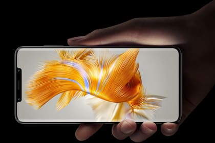 Los nuevos Mate50 y Mate50 Pro tienen una pantalla de 6.7 pulgadas protegida por Kunlun Glass, la competencia del Gorilla Glass desarrollada por la firma china