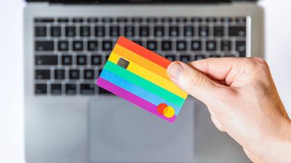 Los números en las tarjetas físicas pueden ser un arma de los delincuentes en este Hot Sale 2022