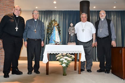 Los obispos Alberto Bochatey, Oscar Ojea, Marcelo Colombo y Carlos Azpiroz Costa, los nuevos integrantes de la comisión ejecutiva del Episcopado
