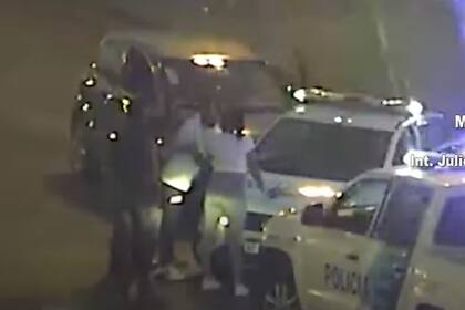 Los ocupantes del Volkswagen Fox quedaron detenidos