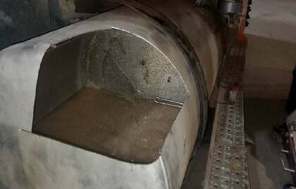 Los oficiales encontraron una importante carga de metanfetamina en el tanque de combustible
