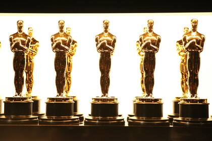 Los Oscar requerirán a votantes ver todas las películas nominadas y establecen nuevas reglas para IA