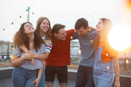 Los otrovertidos no desarrollan sentimientos por otras personas al estar en grupos