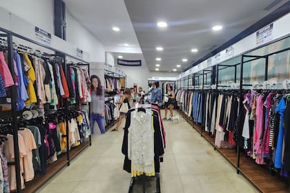 Los outlets se consolidan como un canal clave tanto para consumidores como para empresas