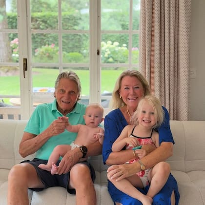 Los padres de Daniela con sus hijos
