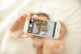 Subir fotos de tus hijos: perjudica a los menores y beneficia a las grandes compañías