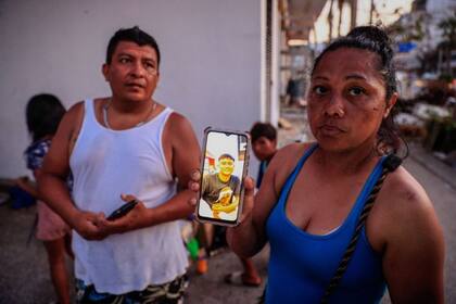 Los padres del joven Brian Jiménez buscan a su hijo por distintos hospitales