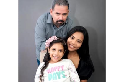 Los padres dicen que Nicolle es muy curiosa y ya sueña con ser médica, aunque su pasión son las matemáticas