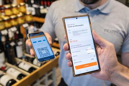 Los pagos QR bimonetarios deberán quedar habilitados antes del 1º de abril