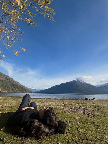 Los paisajes del sur argentino se convirtieron en el escenario de su nueva vida (Foto: Instagram @gina_ciccone)