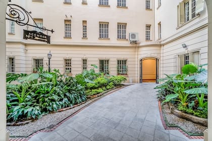 Los palacios tienen numerosos patios internos, en la foto Los Patos