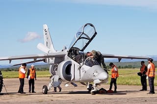 Pampa III: buscan que se fabriquen en el país más partes de este avión nacional