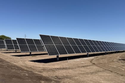 Los paneles solares ya se están montando en Deán Funes