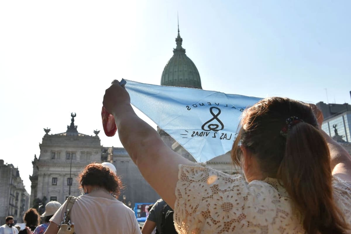 Los pañuelos celestes indican el rechazo a la legalización del aborto