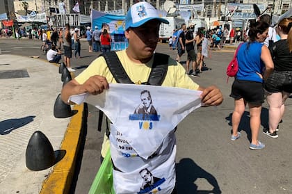 Los pañuelos con la cara de Alberto Fernández