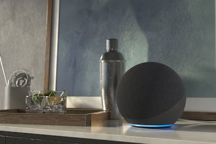 Los parlantes Echo de Amazon son una forma de interactuar con Alexa, pero también existe una app para dispositivos móviles
