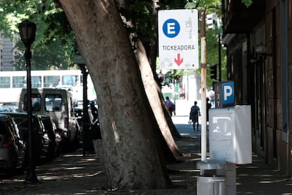 Los parquímetros serán reemplazados si avanza un nuevo proyecto de estacionamiento medido
