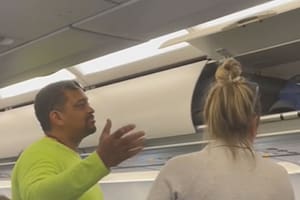 Los pasajeros de un vuelo votaron para que una mujer fuera echada de un vuelo en el aeropuerto de Trenton, Nueva Jersey, en EE.UU.