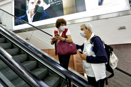 Los pasajeros deberán firmar una declaración jurada electrónica para, en caso de ingresar al país, comprometerse a realizar los 14 días de cuarentena y, en el caso de salir, asumir lo complejo que puede ser regresar