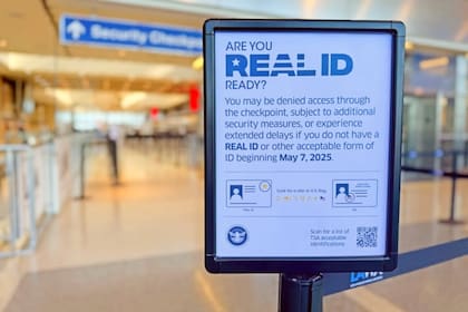 Los pasajeros que presenten una identificación que no cumpla con la norma Real ID u otra alternativa aceptable, pueden esperar enfrentar demora