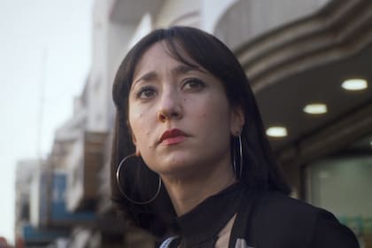 Los paseos se centra en los cortocircuitos y equívocos de una incipiente relación amorosa