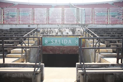 La tribuna del estadio Nacional de Santiago, con el recuerdo de los días más oscuros