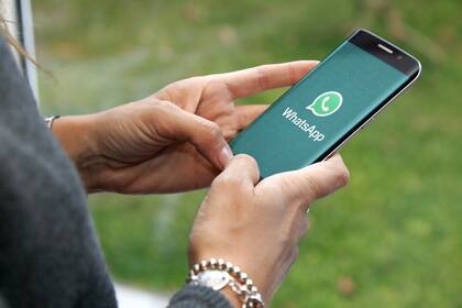Los pasos para que un usuario no sea agregado en un nuevo grupo de WhatsApp