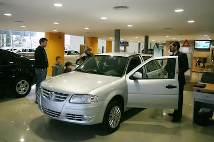 Los patentamientos bajaron respecto del año pasado, pero aumentaron comparado con el último mes