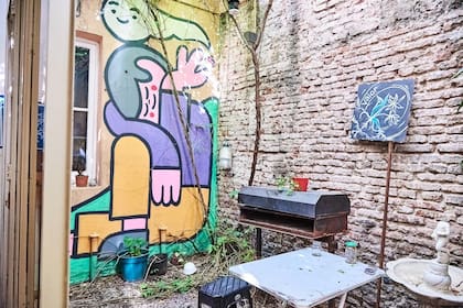 Los patios internos también fueron intervenidos con murales