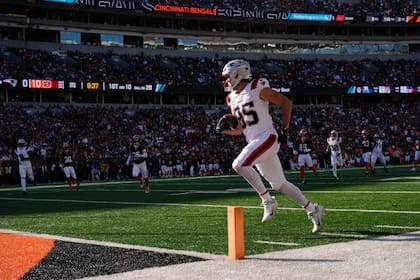 Los Patriots, primer equipo con 10 victorias, enfrentan lesiones antes de su semana de descanso