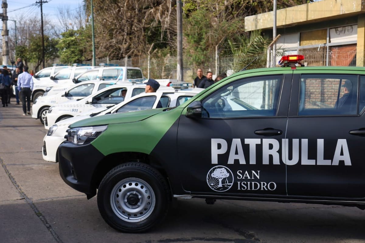 Los patrulleros entregados por el municipio de San Isidro a la policía bonaerense para recorrer el distrito en plan de prevención de delitos