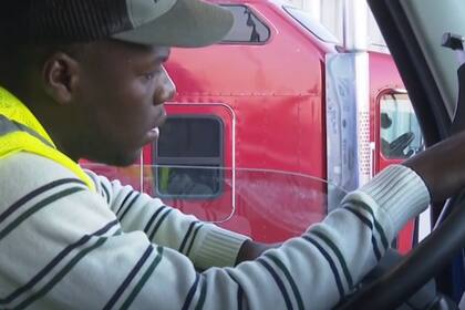 Los pequeños transportistas de camiones enfrentan complicaciones por la competencia con los grandes operadores en EE.UU.