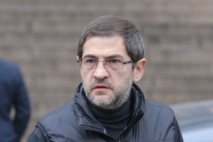 Los periodistas Hugo Alconada y Diego Cabot entrevistaron al ex titular de la Fundación Madres de Plaza de Mayo y vivieron una situación inesperada