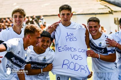 "Los pibes estamos con vos, Rodri", el mensaje de los compañeros del futbolista de Gimnasia