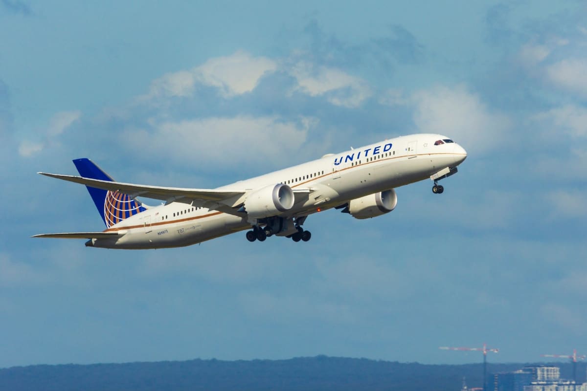 Los pilotos de United Airlines tuvieron que responder a un aviso de colisión en el aire