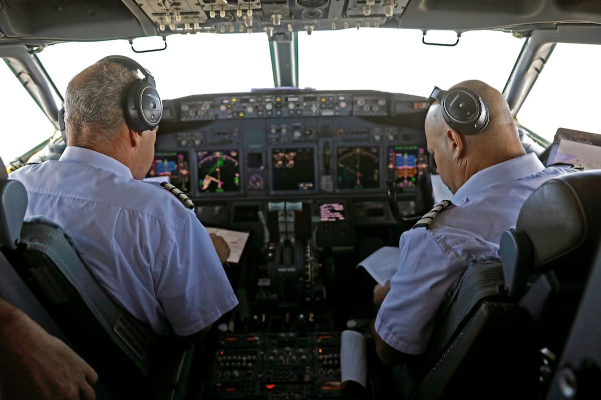 Los pilotos del vuelo LY971, de la aerolínea israelí EL AL