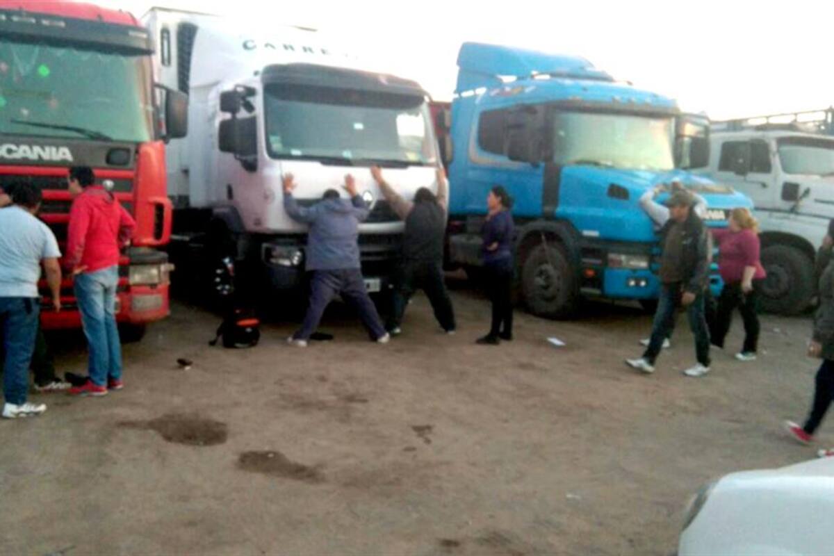 Los piratas del asfalto roban casi cuatro camiones por día