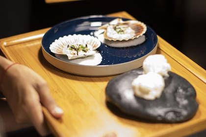 Los platos combinan una perfecta armonía de presentación y sabores (Foto Instagram @arambururesto)