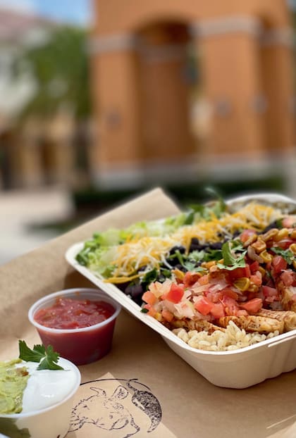 Los platos no son tan picantes como la gastronomía mexicana tradicional buscando un equilibrio con el paladar de quienes prefieren opciones más suaves y saludables