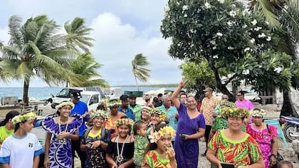 Los pobladores de Penrhyn, una pequeña isla del Pacífico. "Ver a aquellas personas viviendo de una manera totalmente diferente, tan felices y en paz, me hizo cuestionar mi forma de vivir"